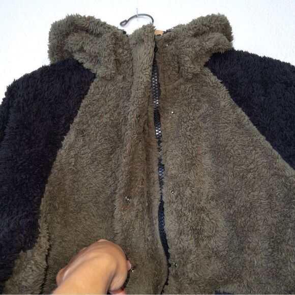 NWT Plush x Revolve Olive Green Teddy‎ Sherpa Zip Up Jacket with Hood Size Small - Picture 4 of 7